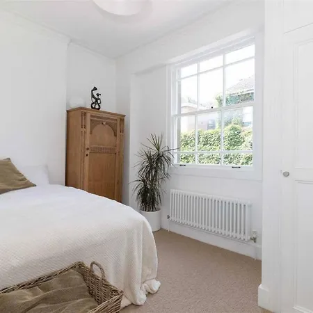 Appartement Stylish Seaside Retreat à Worthing Extérieur photo